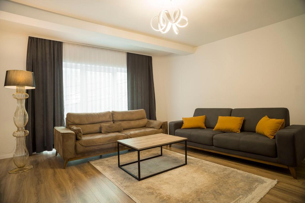 Lux Apartments Prishtine Bagian luar foto