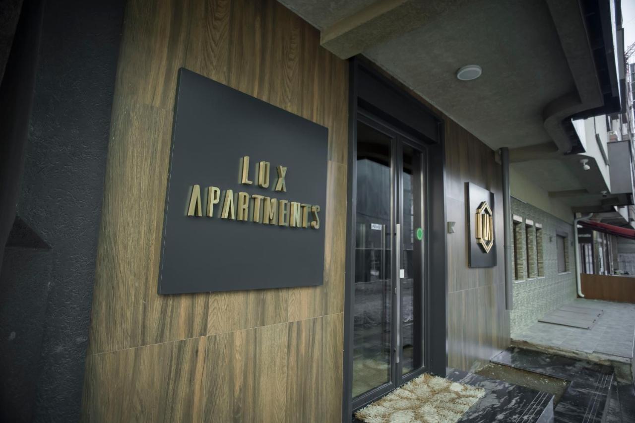 Lux Apartments Prishtine Bagian luar foto