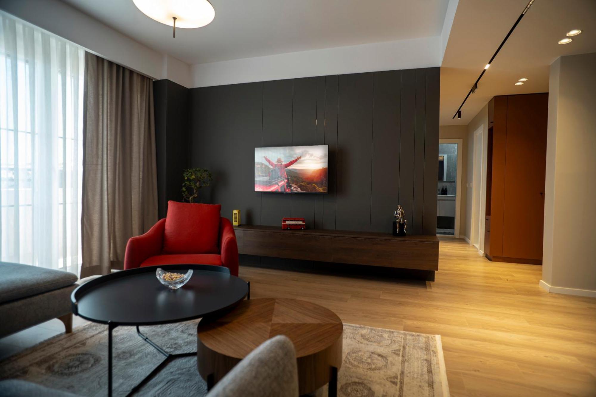 Lux Apartments Prishtine Bagian luar foto