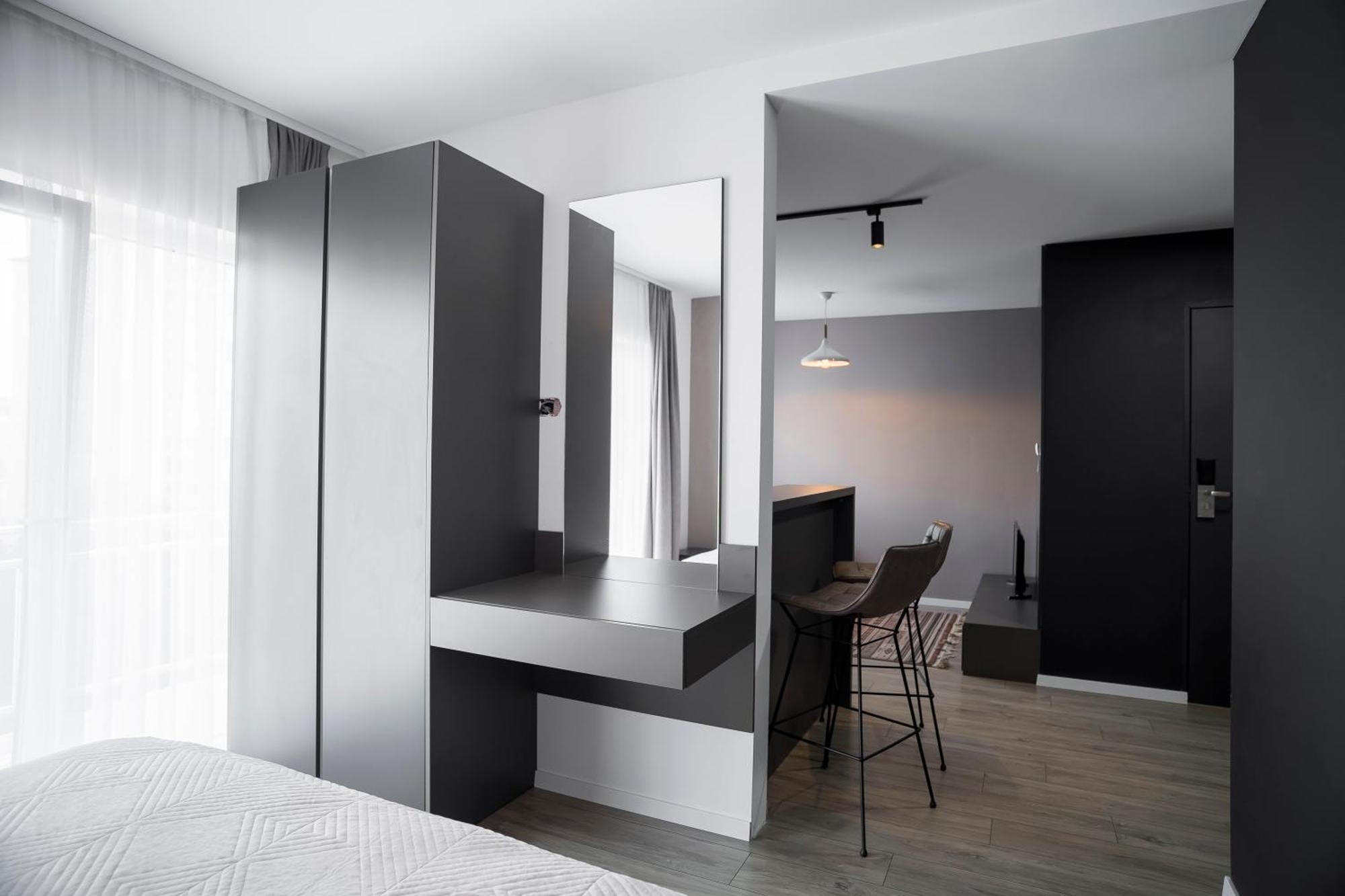 Lux Apartments Prishtine Bagian luar foto